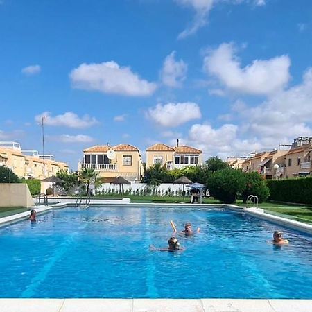 Bungalow Avec Piscine Torrevieja Eksteriør billede